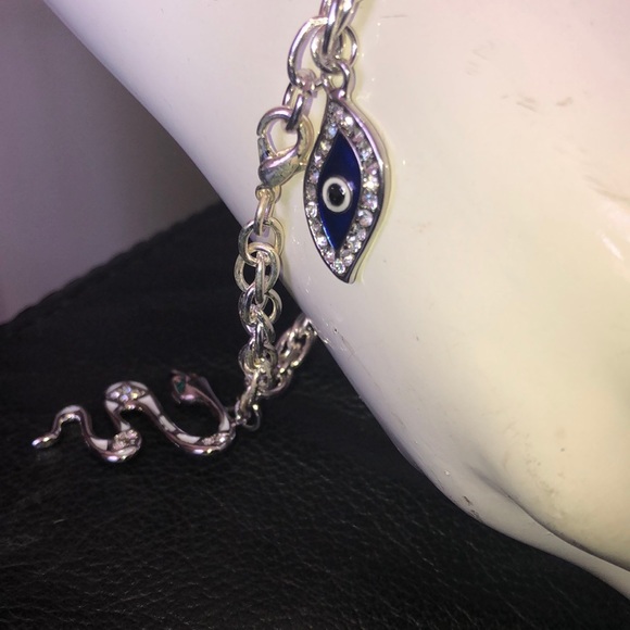 Chocker and bracelet bundle - Picture 7 of 8